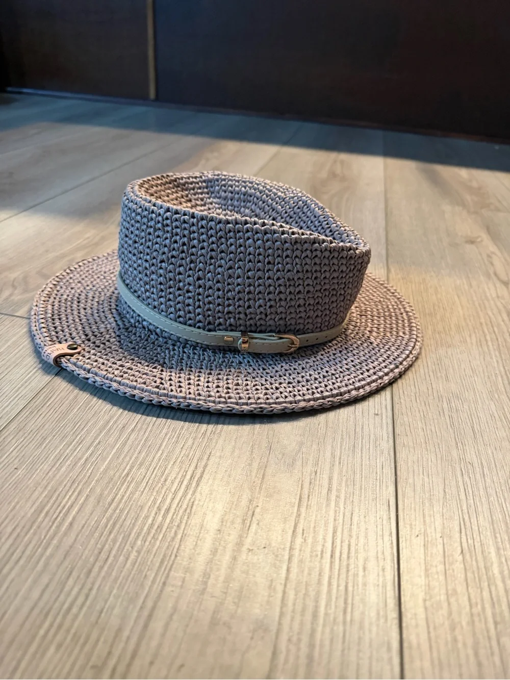 HANDMADE WOMENS STRAW WOVEN FEDORA HAT, SIZE SMALL, TAUPE